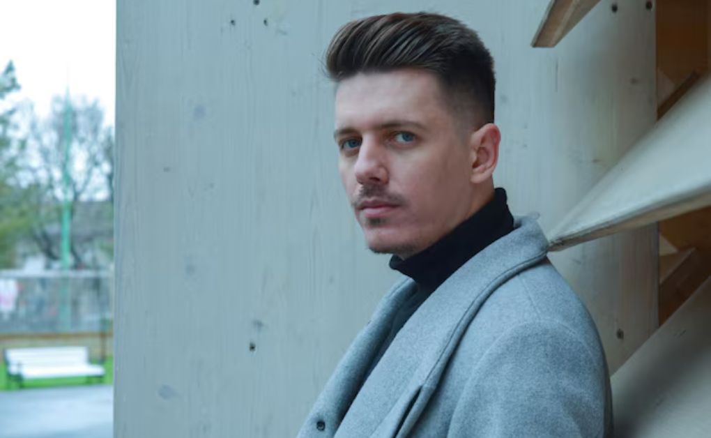 "Low Fade Haircut: 33 Stylish Looks & Expert Grooming Tips" Modern mullet hairstyle with low fade sides