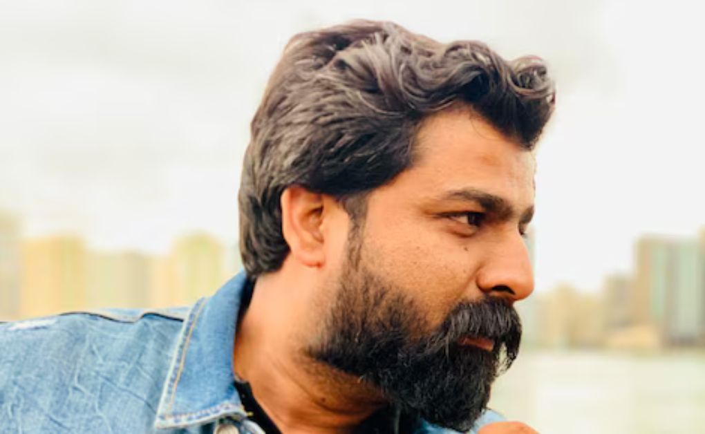 Curly Hairstyles for Men: Top Looks for Every Hair Length curly quiff (1)