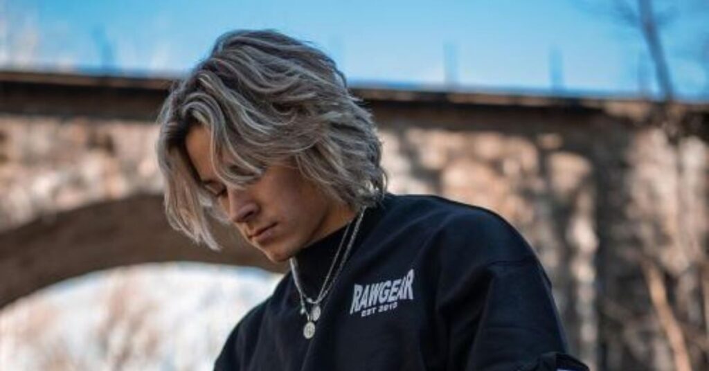 Shag Haircuts Men: The Ultimate Guide to Texture and Style shag with light fringe