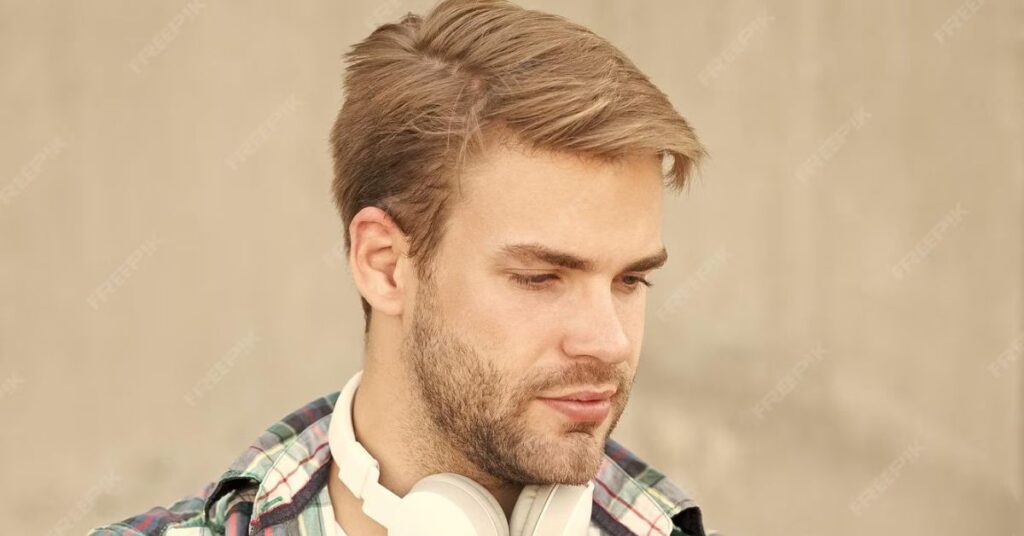 Wavy Hairstyles for Men: The Ultimate Guide to Styling & Care medium wavy hairstyles for men with volume