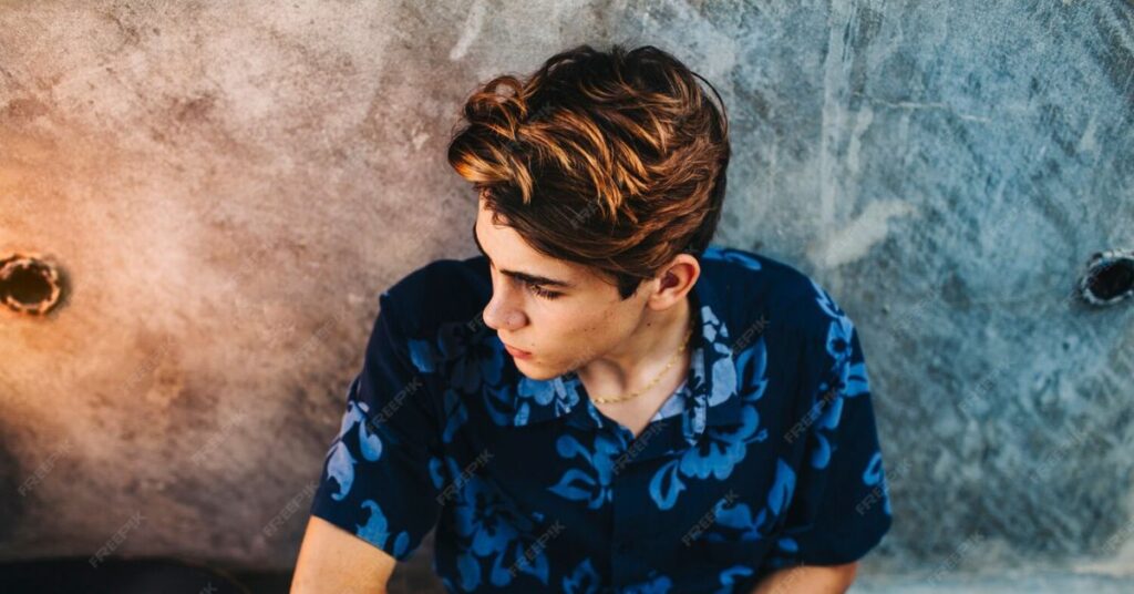 short messy fringe men