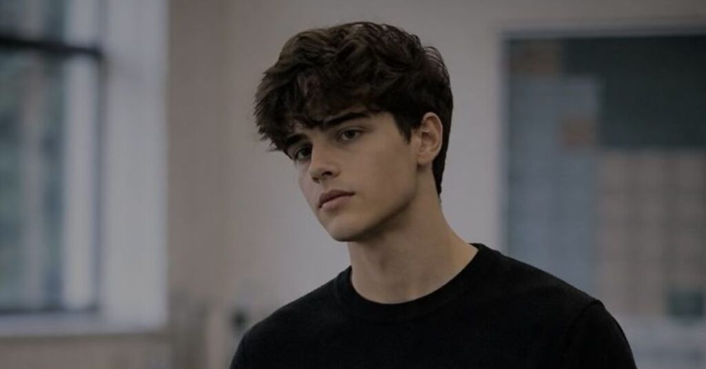 Low Maintenance Men’s Medium Hairstyles for Effortless Style textured medium taper fade