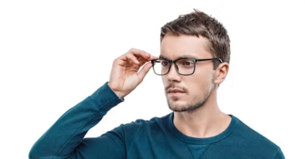 hairstyles for men with glasses and round faces